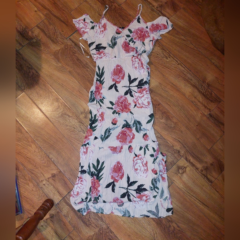 One Clothing Los Angeles  womens Large pink with flowers